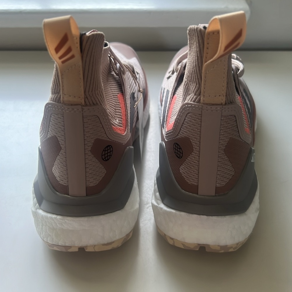 Adidas Terrex Hiking boots mauve women size 8.5 - Picture 3 of 6